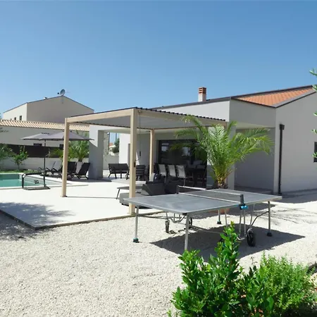 Esti Villa